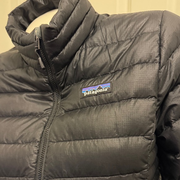 Patagonia Women's Black Puffer Jacket - Picture 5 of 12
